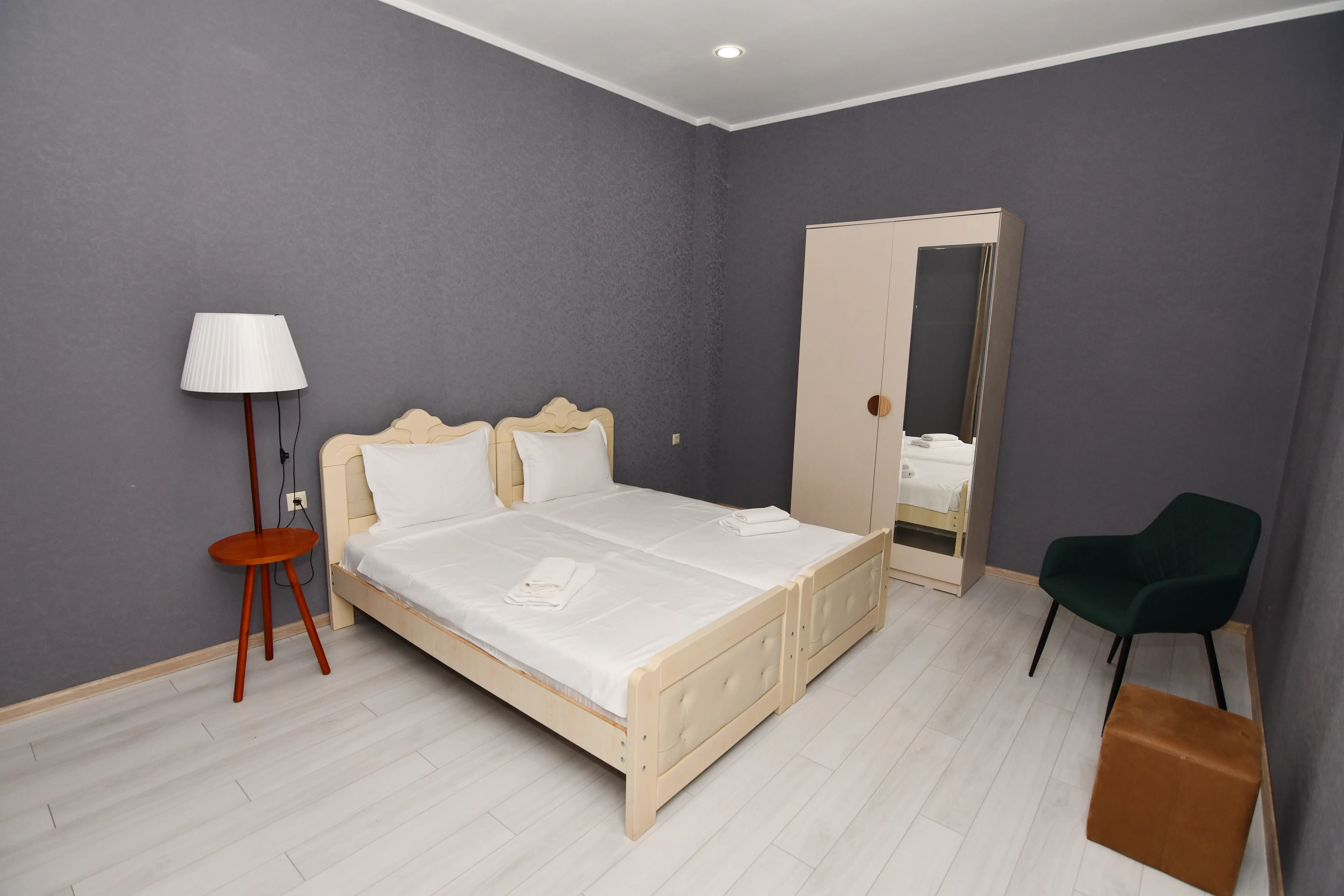 Astoria Contact Banner